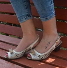 Sandale originale din piele naturala,cu perforatii, bej cu maro (Culoare: ALB, Marime: 37) foto