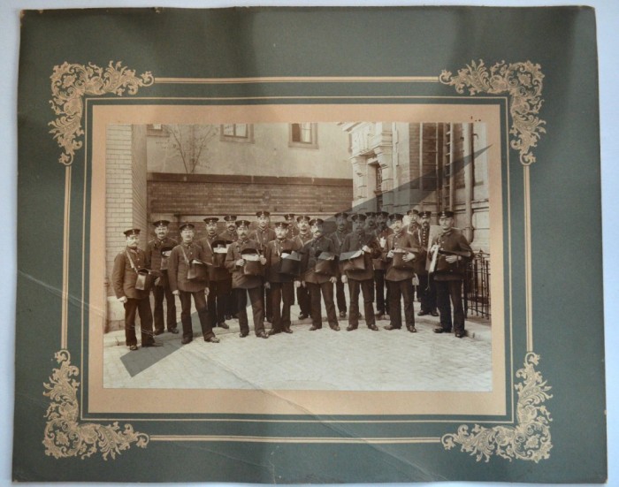 Fotografie veche de grup pe carton, postasi germani - inceput de secol XX