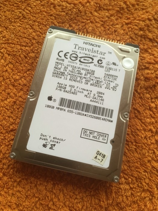 HDD laptop - Hard disc Hitachi 100GB IDE - 3 sectoare realocate foto mare HDD laptop - Hard disc Hitachi 100GB IDE - 3 sectoare realocate foto mare