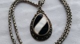 Argint MEDALION ONIX si SIDEF batut in marcasite AUSTRIA manopera EXCEPTIONALA pe Lant argint
