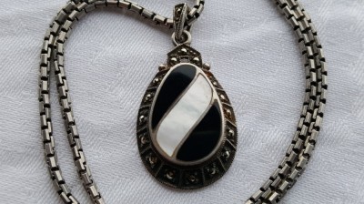 argint MEDALION ONIX si SIDEF batut in marcasite AUSTRIA manopera EXCEPTIONALA pe Lant argint foto