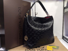 Genti Louis Vuitton Delightfull Collection foto