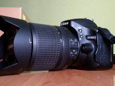 Camera foto DSLR Nikon D5100 cu obiectiv Nikkor 18-140mm f / 3.5-5.6 foto