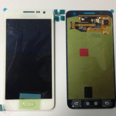 Display Samsung Galaxy A3 A300 alb lcd cu touchscreen ecran nou original