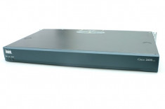 ROUTER CISCO; model: 2600; MANAGEMENT; PORT CONSOLA; PORTURI: 2 x RJ-45 10/100; &amp;quot;CISCO 2612, 2620&amp;quot;; SH foto