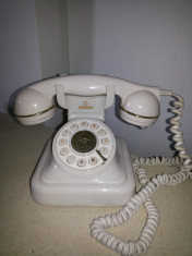 Telefon fix,cu disc, vechi,stil retro,vintage foto