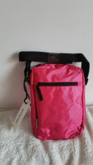 Geanta umar SOULCAL Gadget Bag roz foto