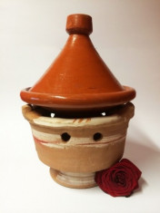 Suport CARBUNI TAJINE TAGINE ( Gatit traditional, Maroc, bucatarie) foto