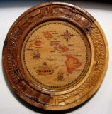 Harta cu insulele Hawaii rotunda aplicata pe lemn 14 cm diametru