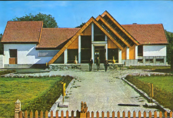 Romania - CP circulata 1980 - Miercurea Ciuc - Galeria de arta &quot;Nagy Imre&quot;