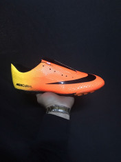 Ghete | Adidasi fotbal NIKE MERCURIAL model deosebit foto