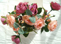 Buchet 9 trandafiri cu frunze verzi - flori artificiale - h 30 cm, peach visiniu foto