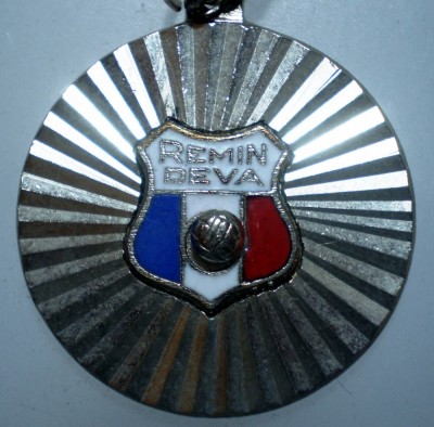 I.267 BRELOC ROMANIA SPORT CLUB FOTBAL REMIN DEVA 30mm foto