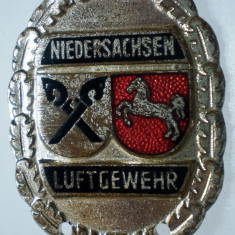 I.135 INSIGNA GERMANIA NIEDERSACHSEN TIR PUSCA LUFTGEWEHR h30mm email