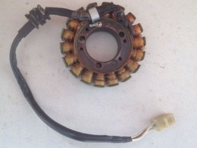 Stator Generator Yamaha YZF-R1 1000 (RN01 RN04) 1998-2001 foto