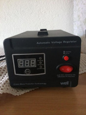 Regulator Stabilizator Tensiune Automatic WELL 2000VA foto