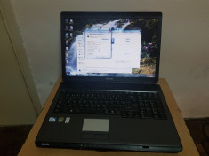 Laptop Toshiba cu display de 17 inch foto