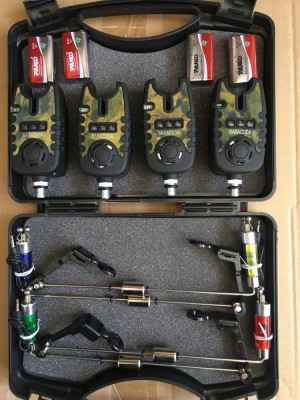Set 4 avertizoare TLI21 + 4 swingere cu iluminare si valigeta transport foto