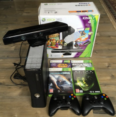 XBOX 360 4GB (Kinect, 2 Controllere, 2 jocuri) foto