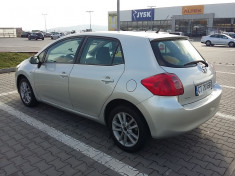 Toyota Auris I 1.6 i 16V VVT i (124 Hp) foto