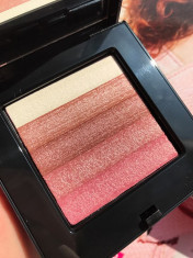 Pudra Compacta stralucitoare Bobbi Brown Shimmer Brick Nuanta Rose foto