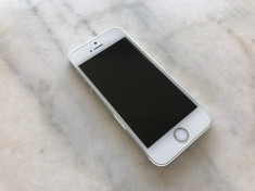 iPhone 5S 16GB Silver stare IMPECABILA,neverlocked,PACHET COMPLET,gar 7 luni ! foto