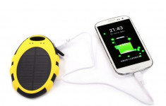 Power bank/incarcator solar 4000 maH cu lanterna,2 iesiri usb,Android si IOS foto