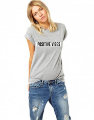 Tricou dama gri cu alb - Positive Vibes foto