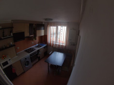 Vand apartament 3 camere semidecomandat, 5/10 foto