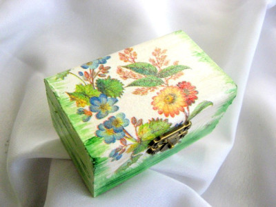 cutie lemn decorata cu servetel lsi pictata 14994 foto