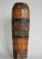 Vaza de lemn, realizata in stil traditional romanesc, perioada interbelica foto