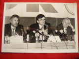 Fotografie Congres CDR - cu V.Ciorbea , E.Constantinescu si I. Diaconescu