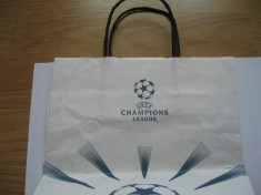 Fotbal / Europa League - punga de hartie pentru cadouri / 26 x 22 cm foto