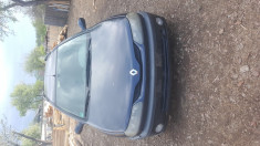 Dezmembrez Renault Laguna foto