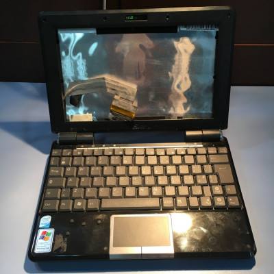 DEZMEMBREZ LAPTOP ASUS EEEPC 1000H DEFECT foto