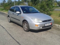 Ford Focus in 2 usi foto