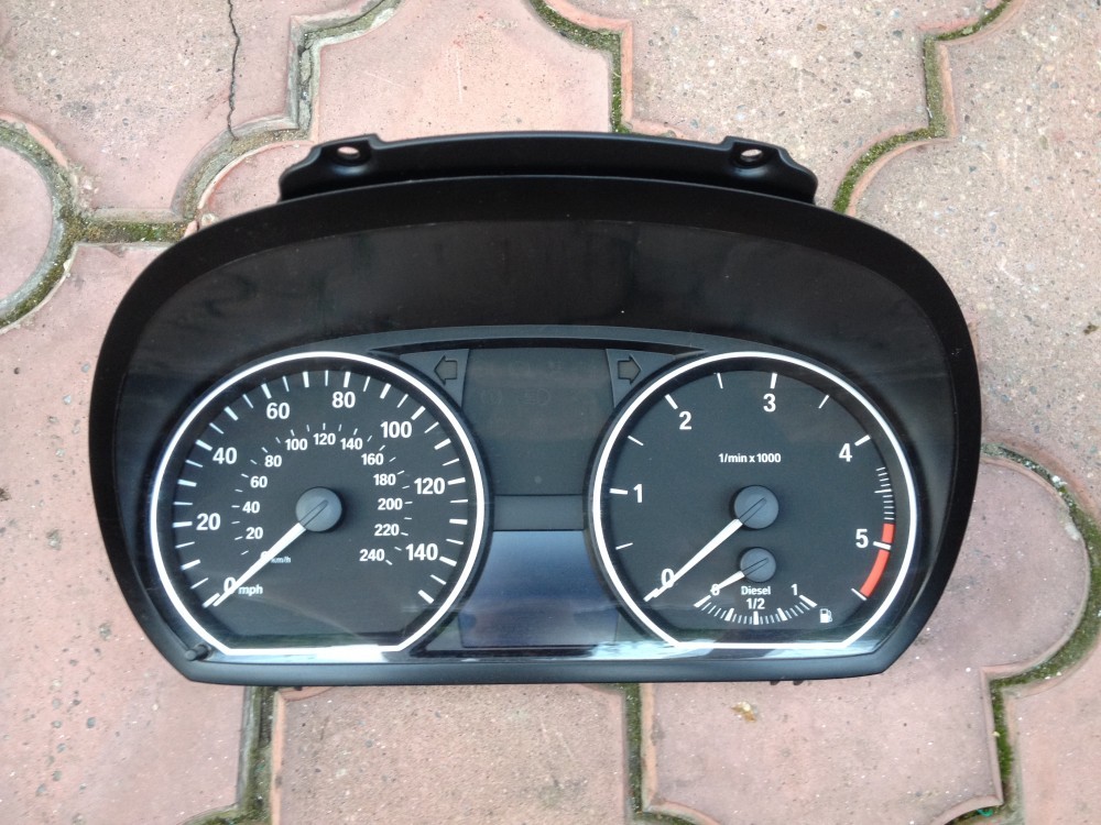 Ceasuri bord BMW E81,E82,E87,E88 seria 1 | Okazii.ro