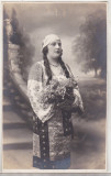 Bnk foto Femeie in costum popular, Alb-Negru, Romania 1900 - 1950, Portrete