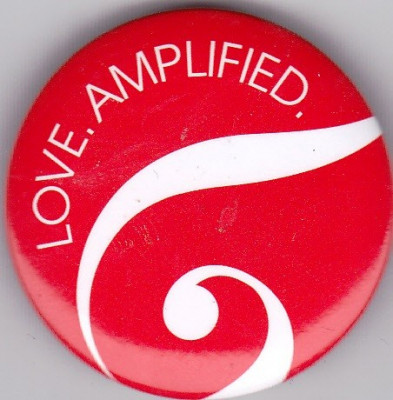 Insigna Love Amplified, de la Hard Rock cafe foto