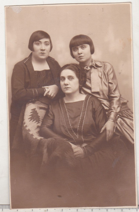 bnk foto Portret de doamne - Foto N&amp;C Cristea Bucuresti 1926