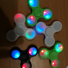 Spinner fidget antistres LED / jocuri lumini multicolor / spiner / nou foto