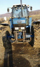 Vand tractor &amp;quot;Ford-8240&amp;quot; foto