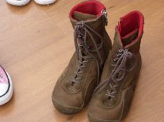 Bocanci sport inalti cu fermoar - LEVIS high top boots, nr 35.5-36 foto