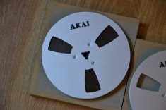 Set X 2 Banda magnetofon logo AKAI 18cm-540m metal foto