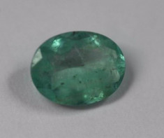 ~ ! ! SMARALD NATURAL verde SUPERB netratat, oval TRANSPARENT curat - 0,69ct. foto