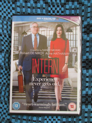 INTERN (1 DVD ORIGINAL, FILM cu ROBERT DE NIRO - CA NOU!!!) foto