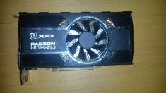 XFX hd 6850 1 gb drr5 256 bits direct x11 foto