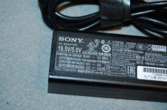 Incarcator Laptop Sony Vaio TIP / FLAP 19.5V 2A , 5V 1A model VGP-AC19V74 foto