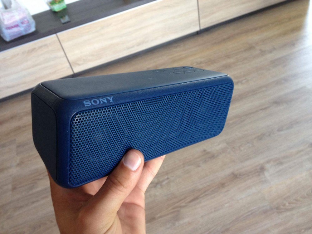 Boxa portabila sony srs xb3 de 30 w si un bass puternic. Arata foarte ...