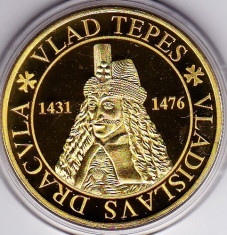 Medalie placata cu aur Vlad Tepes si stema Transilvaniei foto